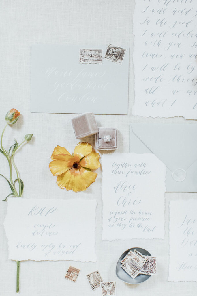 Glamouröse Hochzeit in Wien 14 magnolias on silk vienna wedding calligraphy