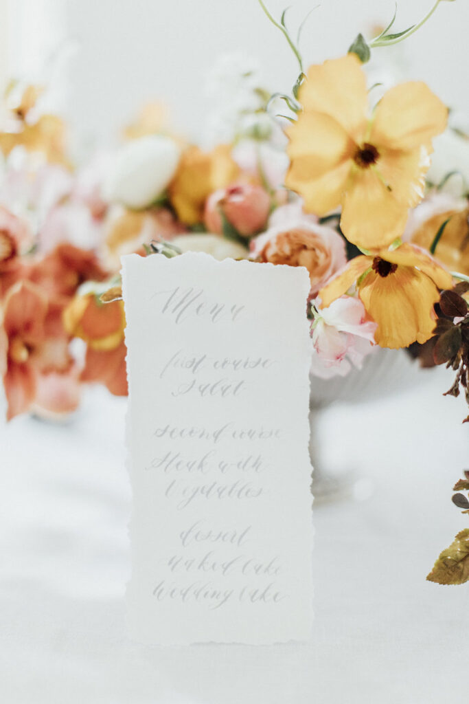 Glamouröse Hochzeit in Wien 19 magnolias on silk vienna wedding stationery