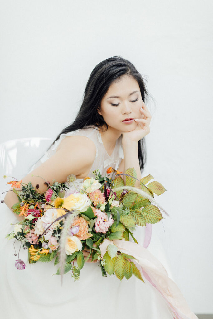 Verträumte Hochzeitsinspiration mit Schmetterlingen in einer Orangerie 1 brautstrauss 5