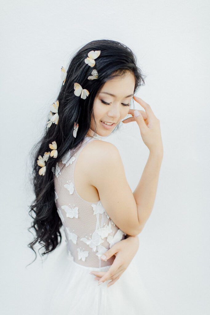 Verträumte Hochzeitsinspiration mit Schmetterlingen in einer Orangerie 24 hochzeitsinspiratoin sommerhochzeit schmetterling braut 2