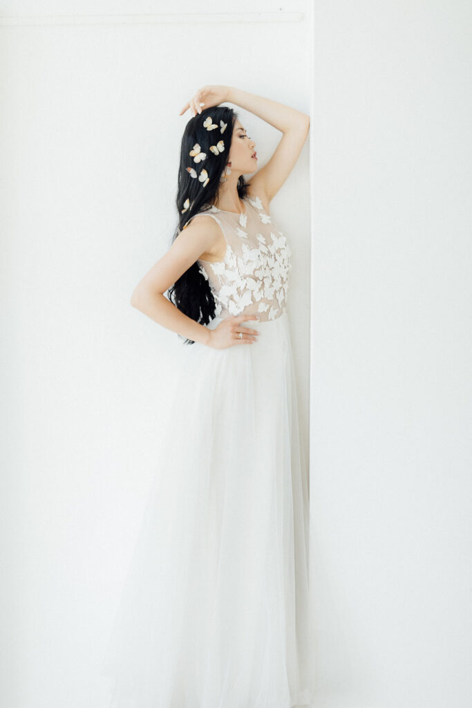 Verträumte Hochzeitsinspiration mit Schmetterlingen in einer Orangerie 14 hochzeitsinspiratoin sommerhochzeit schmetterling braut 4