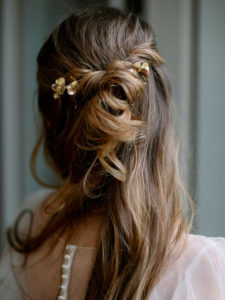 bridal hairstyle, wedding hair, half up hairstyle, golden wedding details
