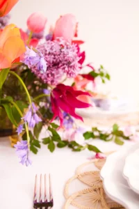 table of the month sunset serenade details flowers 03