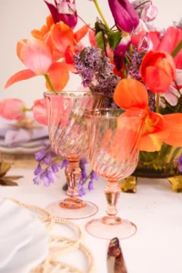 table of the month sunset serenade wine glass jardin 01