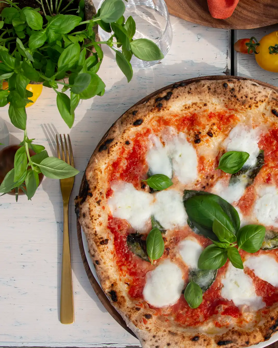 magnolias-on-silk-table-of-the-month-september-red-green-pizza-italian-6 Freshly baked Neapolitan pizza from Pizzeria Bestia for Italian parties