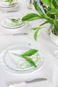 magnolias on silk tisch dekoration maigloeckchen lily of the valley gruen minimalism fruehling inspiration 157